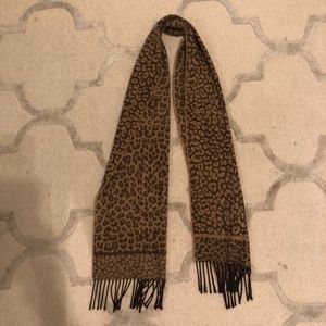 Leopard print scarf